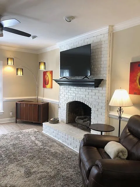 3 bed, 1605 sqft, $3,600 — Photo 4