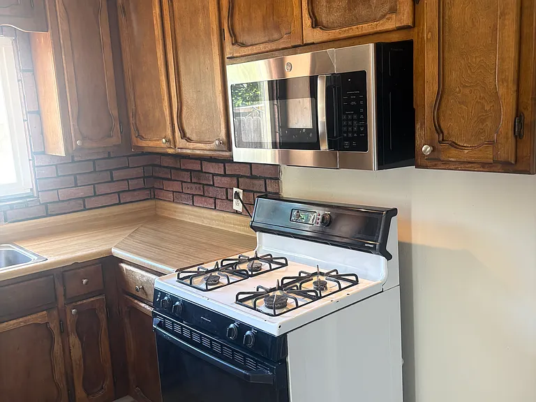 936 Loletta Ave — Photo 3