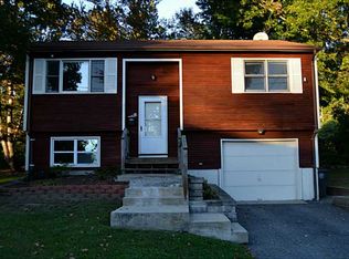 5 Rawlinson Ave, Cranston, RI 02920