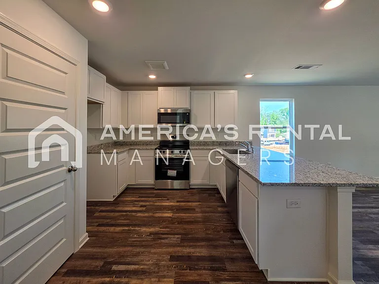2400 Sky Dr — Photo 21