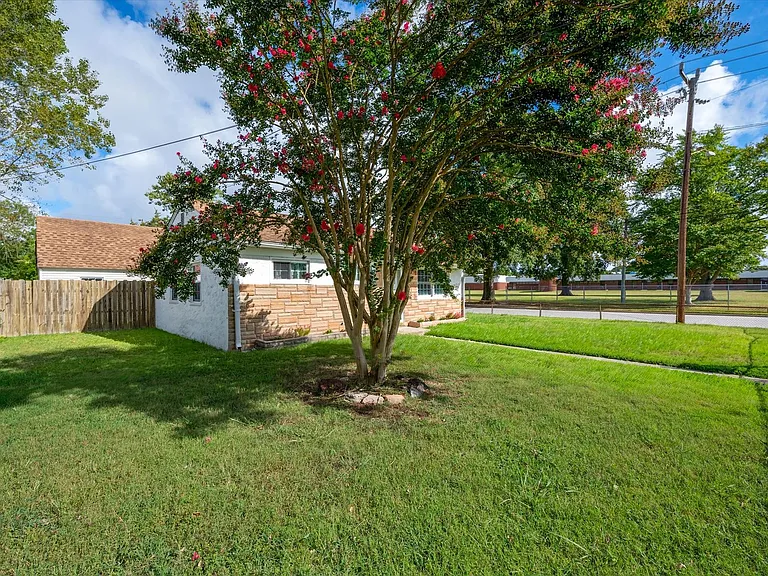 2015 Kensington Dr — Photo 14