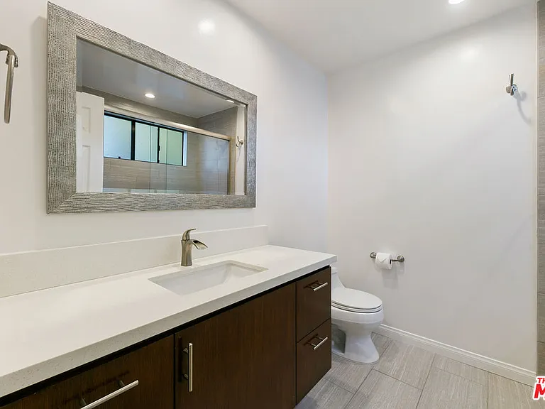 6515 Dume Dr #B — Photo 17