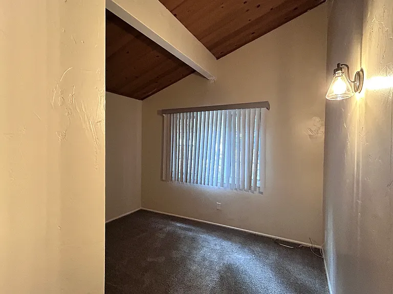 28226 Larchmont Ln — Photo 4