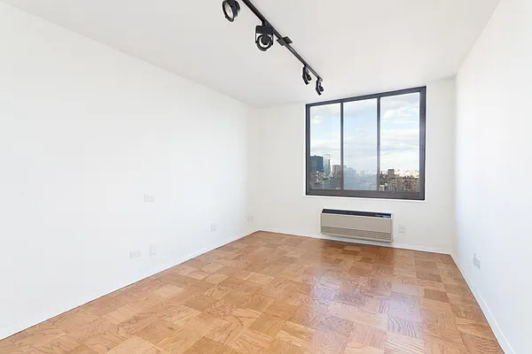 Sold by Stribling | media 16