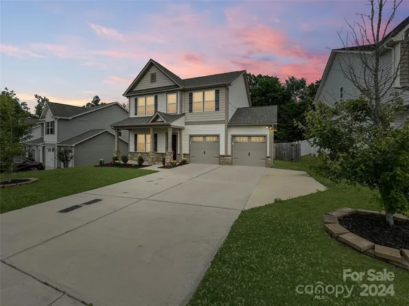 372 Whispering Hills Dr, Locust, NC 28097