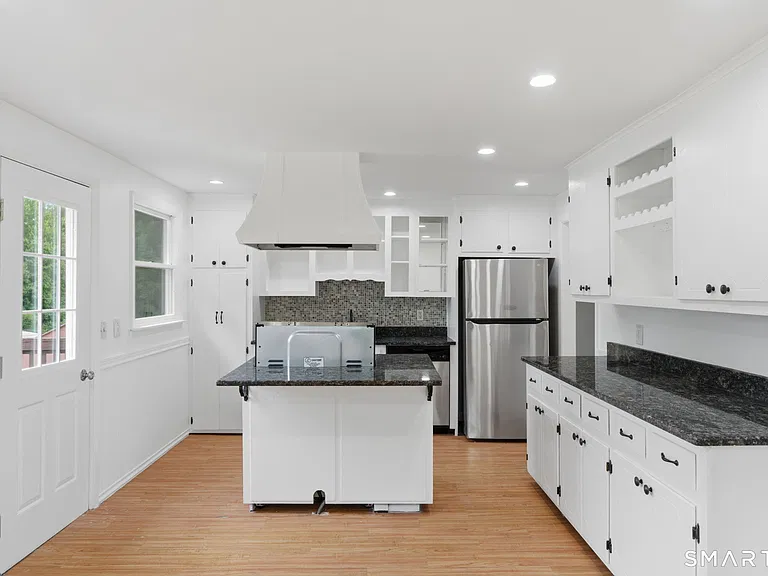 60 Hoffman Rd — Photo 15