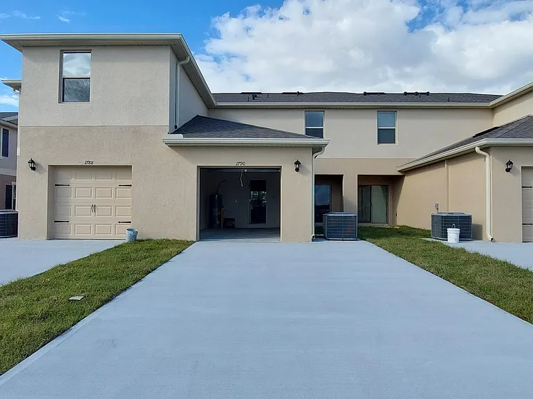 1790 Red Canyon Dr — Photo 3