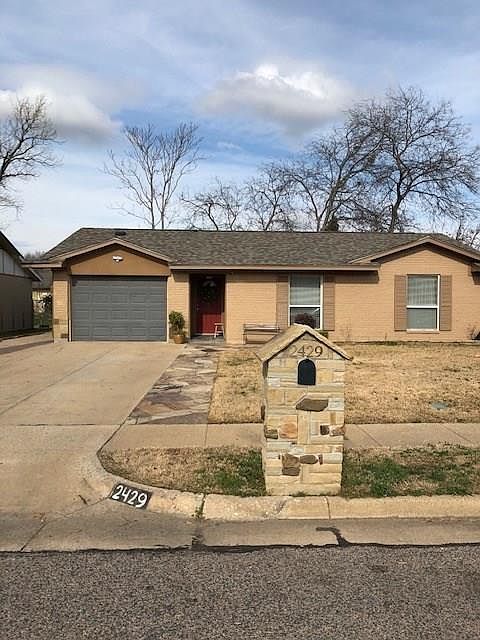 1st image of 2429 Willow Ln