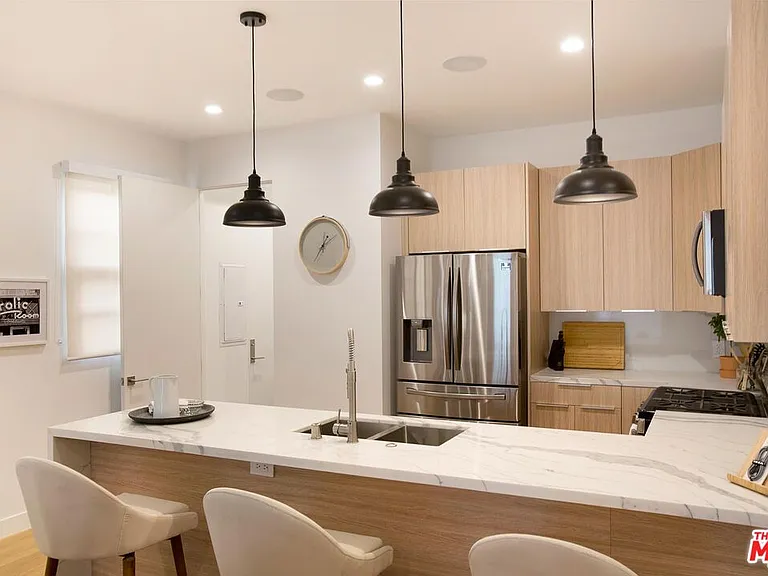 418 N Stanley Ave #420 — Photo 12