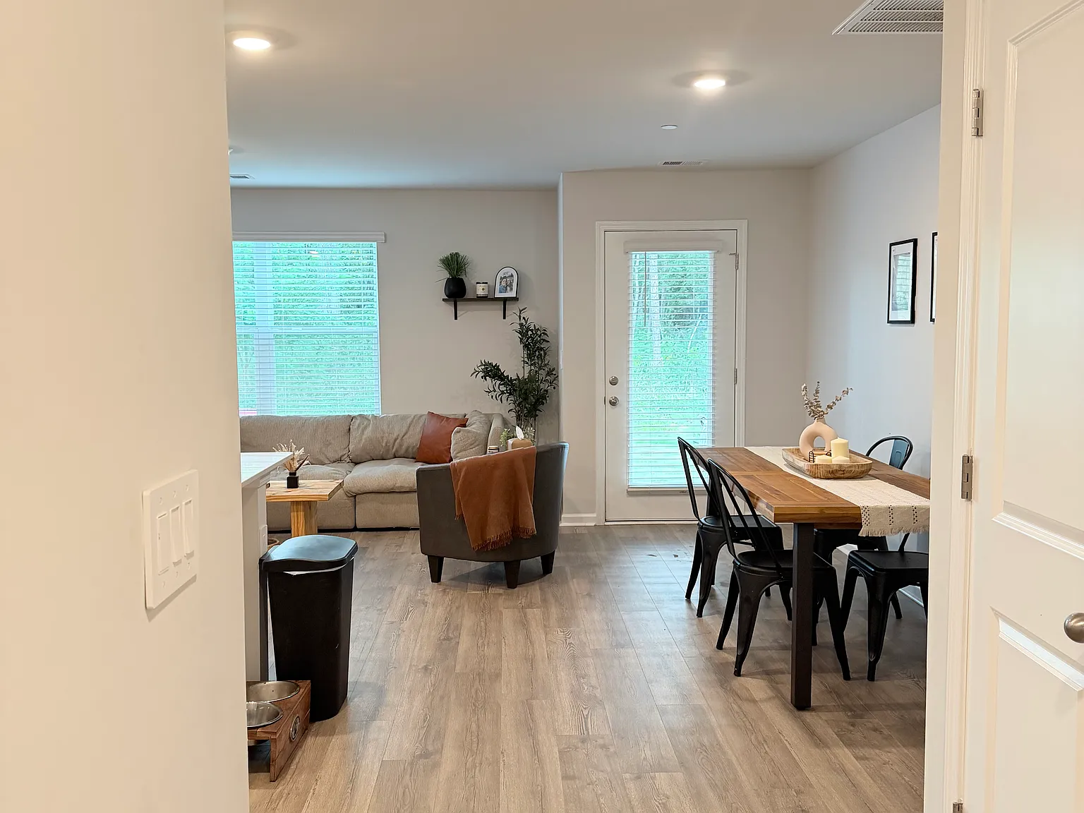 3 bed, 2.5 bath, 1468 sqft, $1,750 — Photo 4