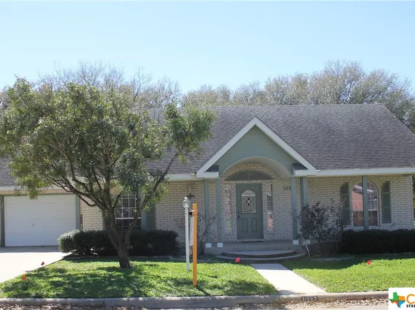 1027 Jasmine Dr, Floresville, TX 78114