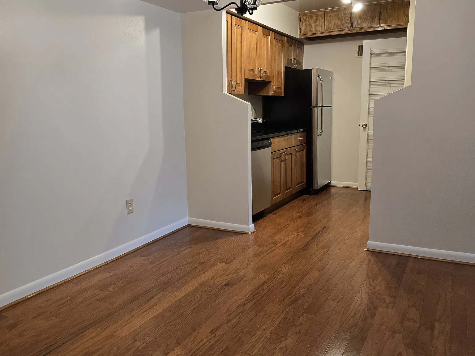 2 bed, 1120 sqft, $1,645 — Photo 4