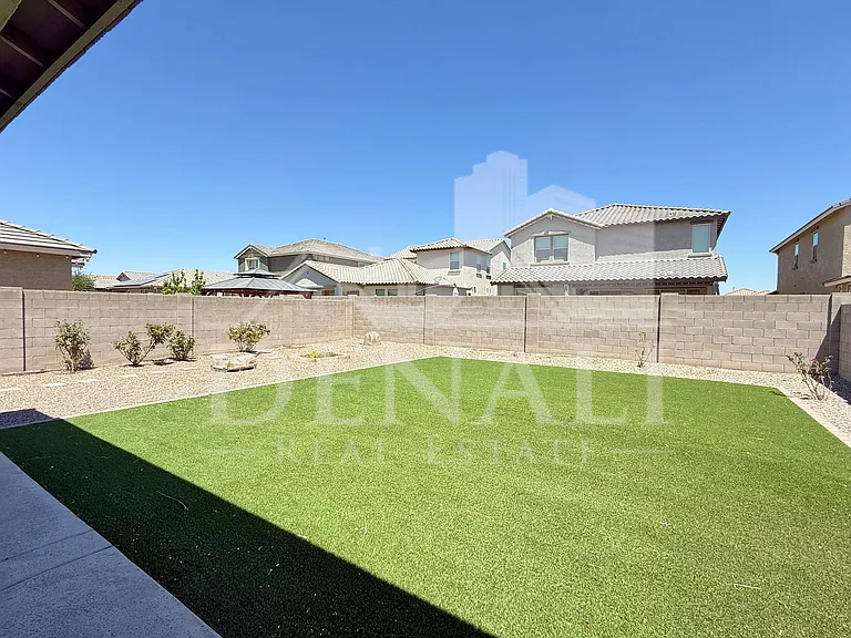 15068 W Pierce St — Photo 30