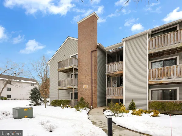 1901 Ravens Crest Dr, Plainsboro, NJ 08536