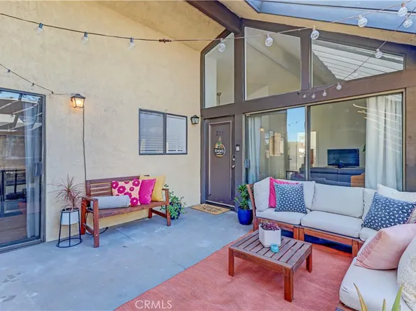 12750 Centralia St Unit 211, Lakewood, CA 90715