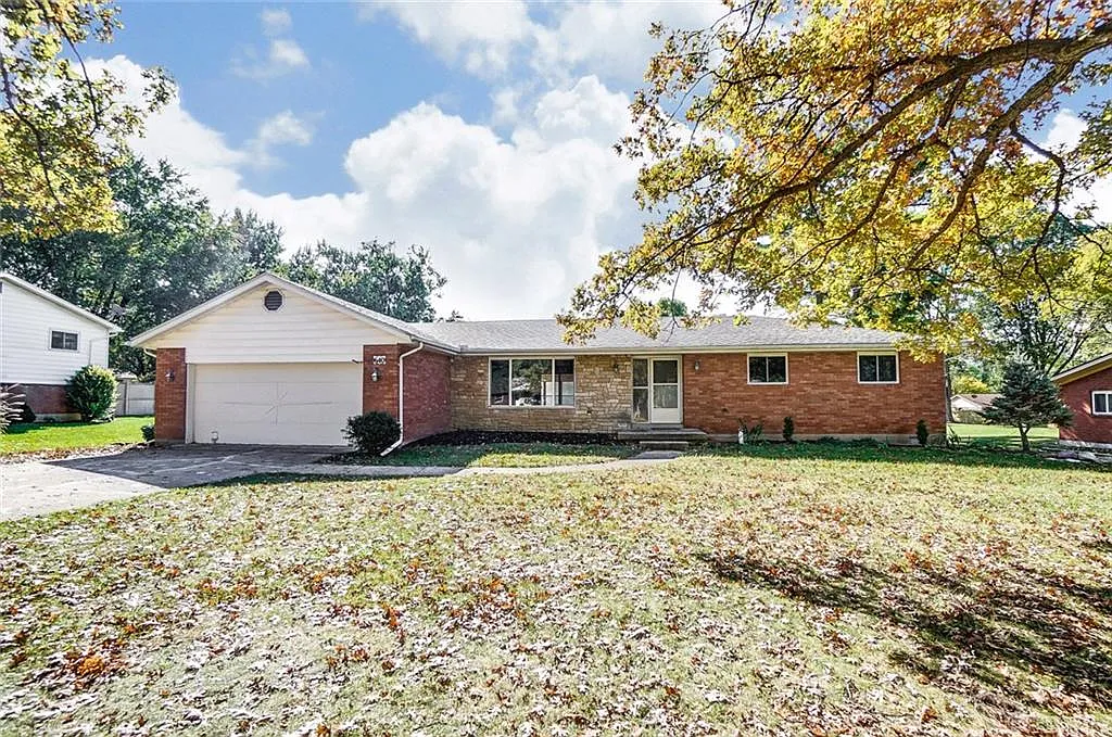 4 bed, 2.5 bath, 2242 sqft, $2,295 — Photo 1