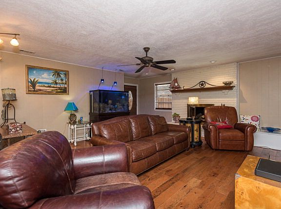 5th image of 225 Lake Front Dr