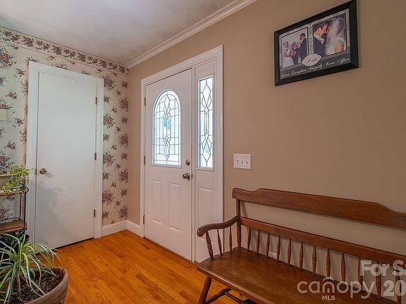 3rd image of 44446 Field Rd