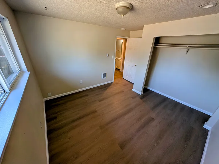 10613 Sheridan Ave S — Photo 10