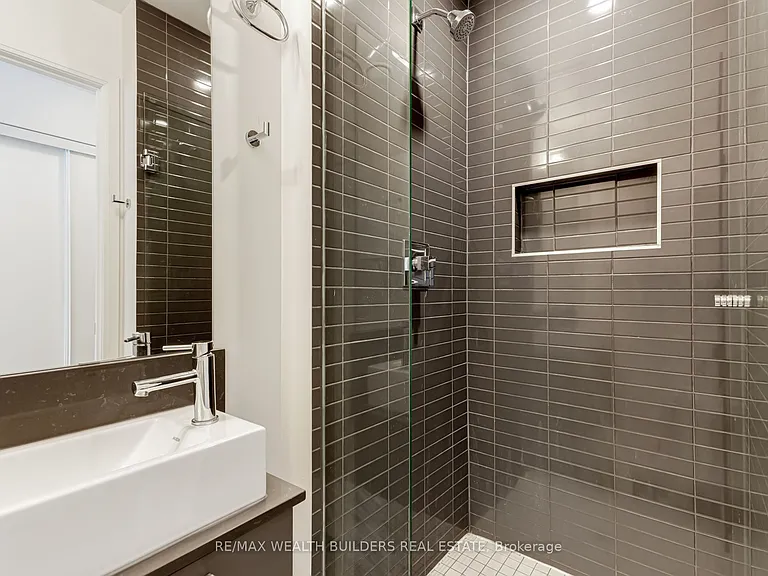 576 Front St W #1211E — Photo 18