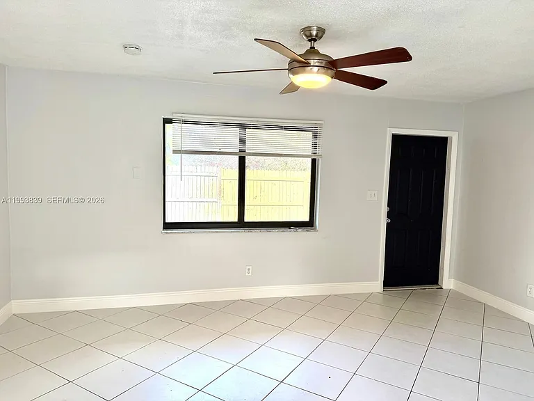 1454 SW 33rd St #1-2 — Photo 2
