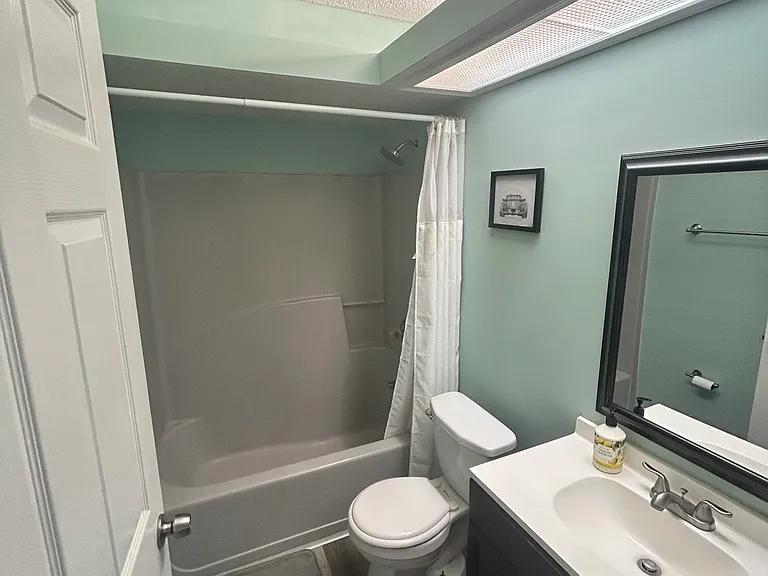 1121 Hibiscus St — Photo 10