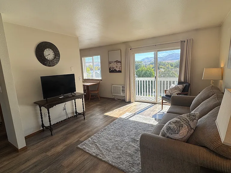 116 E Dewberry Ave #7 — Photo 2