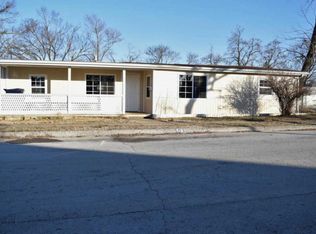 503 N Hall St, Webb City, MO 64870