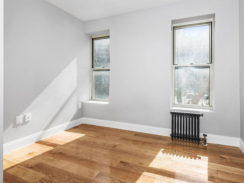 2nd image of 2400 Cambreleng Ave #5L