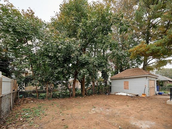 4th image of 24712 Memphis Ave