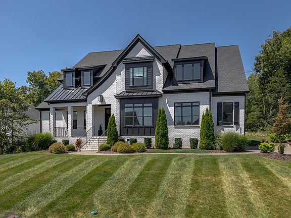 3rd image of 2022 Kingsbarns Dr