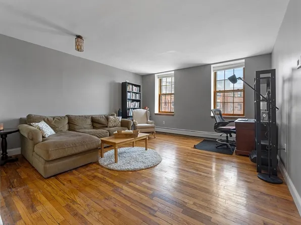 165 Winnisimmet St Unit 2C, Chelsea, MA 02150