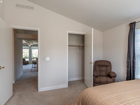 4th image of 164 Jacob Hale Way