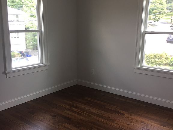 3rd image of 505 Main St E Floor 2