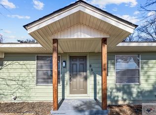 859 Singapore Dr, Wake Village, TX 75501