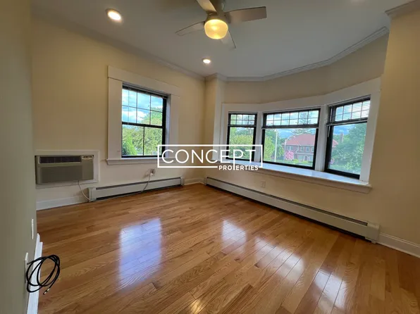 217 Commonwealth Ave, Chestnut Hill, MA