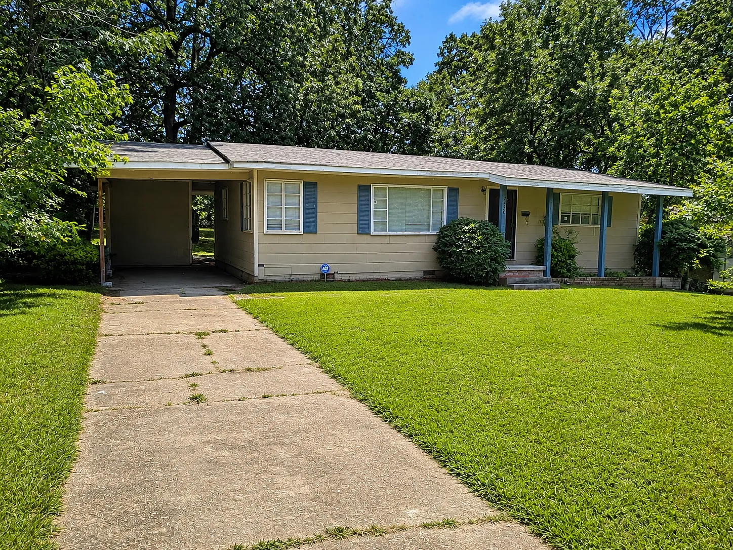 3 bed, 1032 sqft, $950 — Photo 1