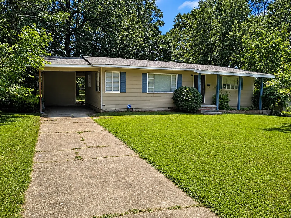 2820 Oak Forest Dr