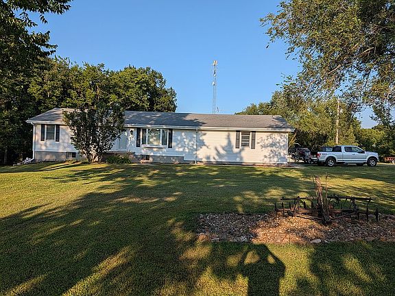 2nd image of 23550 Lacey Rd