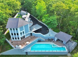401 Overlook Dr, Neptune, NJ 07753