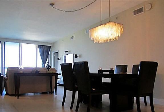 5th image of 601 NE 36th St APT 2506