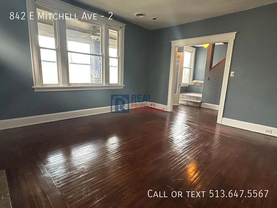 Timeless beauty with modern amenities! — Photo 2