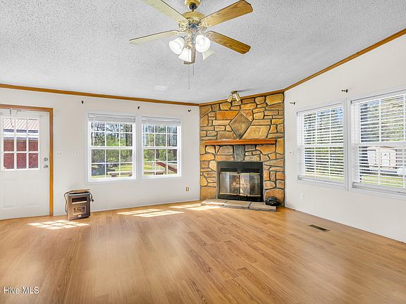 2nd image of 275 Bayleaf Road