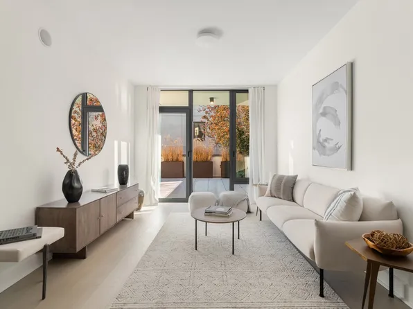 526 Union Avenue image 1 of 26