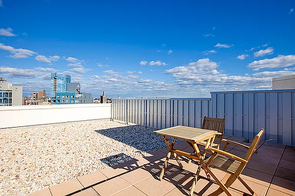 Sold by Modern Spaces | media 12