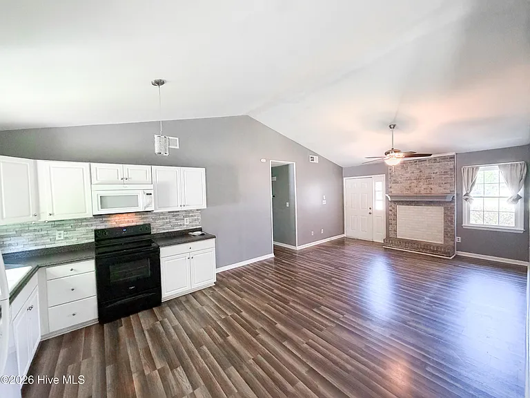 308 Overdale Cir — Photo 11