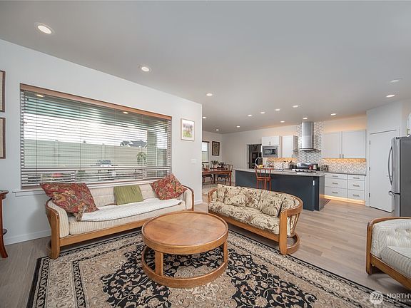 5th image of 2904 N Yale Court