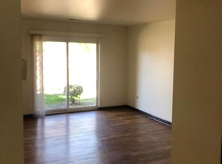 2151 175th St APT 3, Lansing, IL 60438