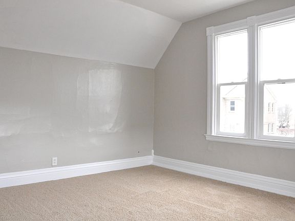 5th image of 346 S River Ave