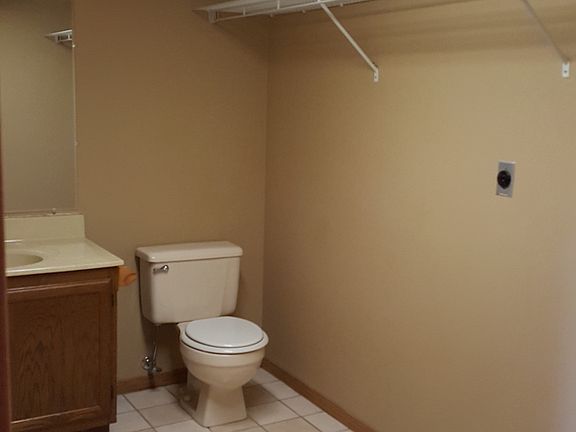 2nd image of 594 Braund St APT 9
